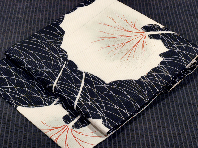 芝草に石蕗（ツワブキ）文様 型染め 絽 名古屋帯