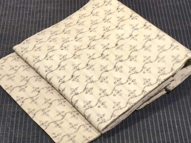 波縞に花文様 赤麻（あかそ）布 名古屋帯