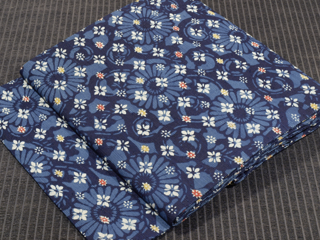 帯のアトリエ花邑 hanamura 銀座 「菊唐草に小花文様 型絵染め 真綿紬