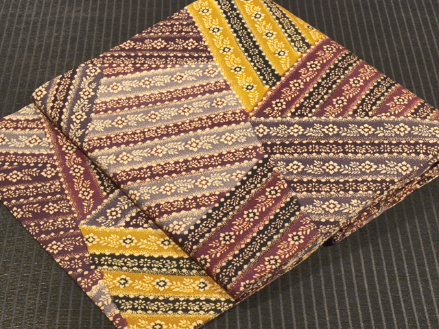 縞に小花の切りばめ文様 型染め 名古屋帯