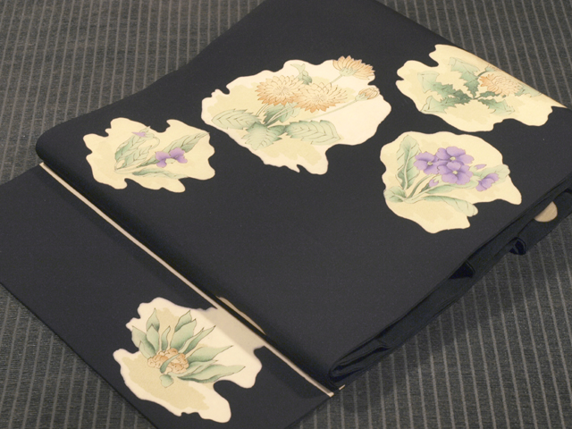 	
春の草花文様 型染め 塩瀬 名古屋帯
