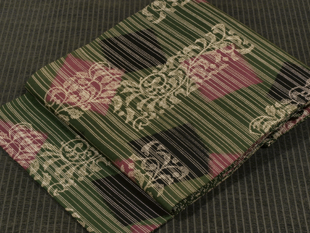 縞に幾何学と唐花文様 型染め 名古屋帯　