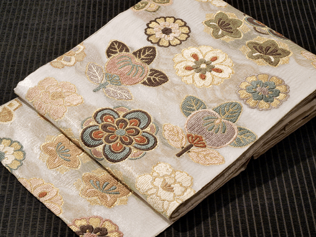 帯のアトリエ花邑 hanamura 銀座店 「紫絋製 手織 紗 花文様 袋帯 」 